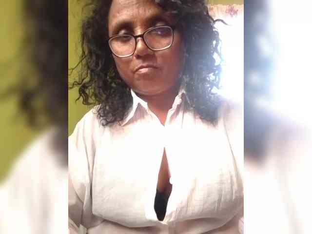 hotmomsexy webcam