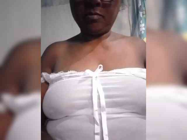 hotmomsexy webcam