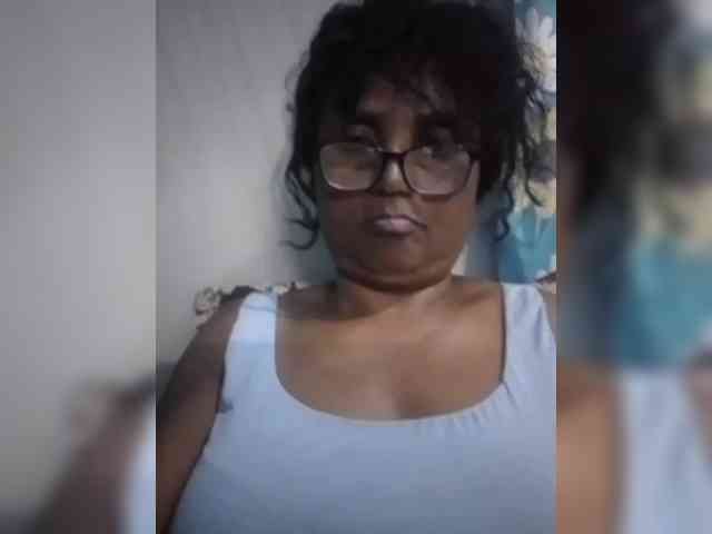 hotmomsexy webcam