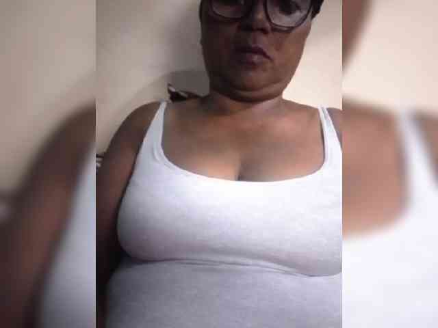 hotmomsexy webcam