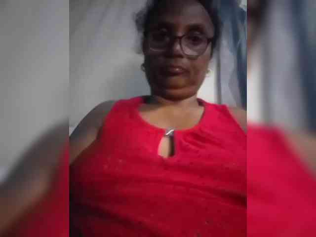 hotmomsexy webcam