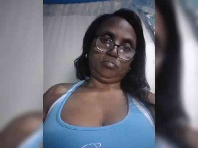 hotmomsexy webcam