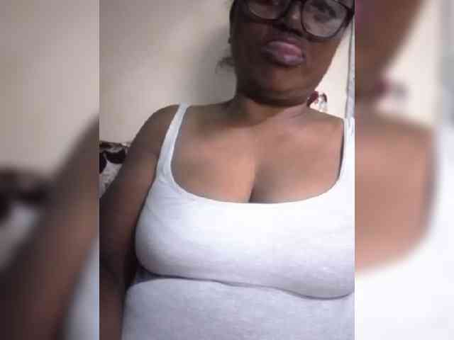 hotmomsexy webcam