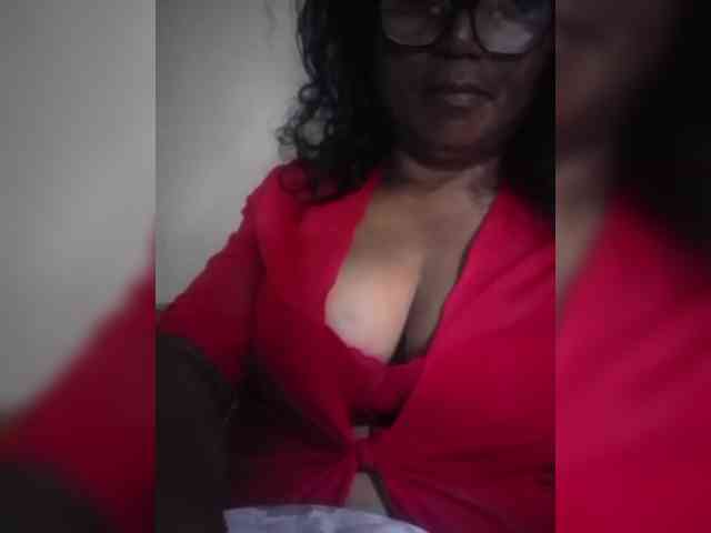 hotmomsexy webcam