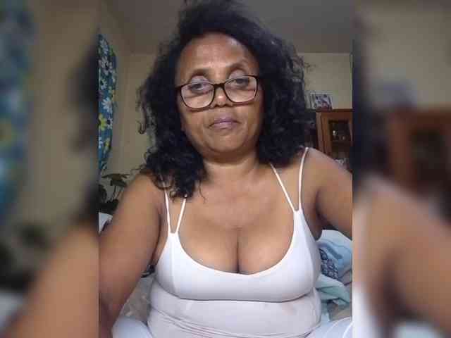 hotmomsexy webcam