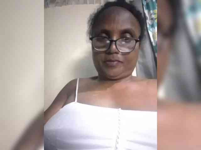 hotmomsexy webcam