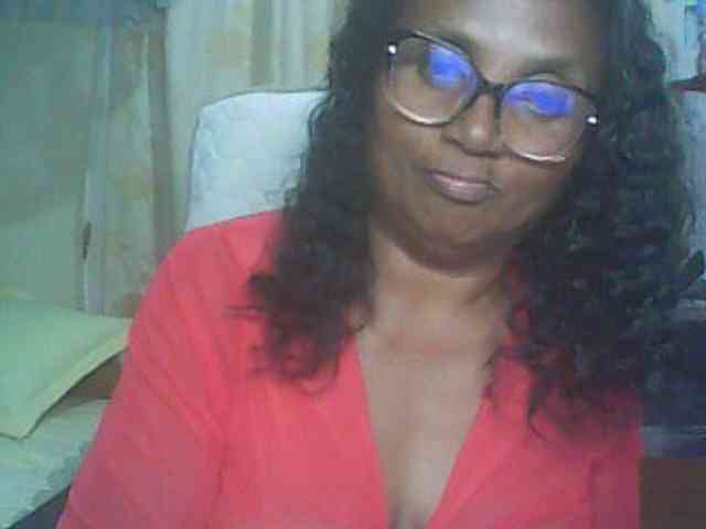 hotmomsexy webcam