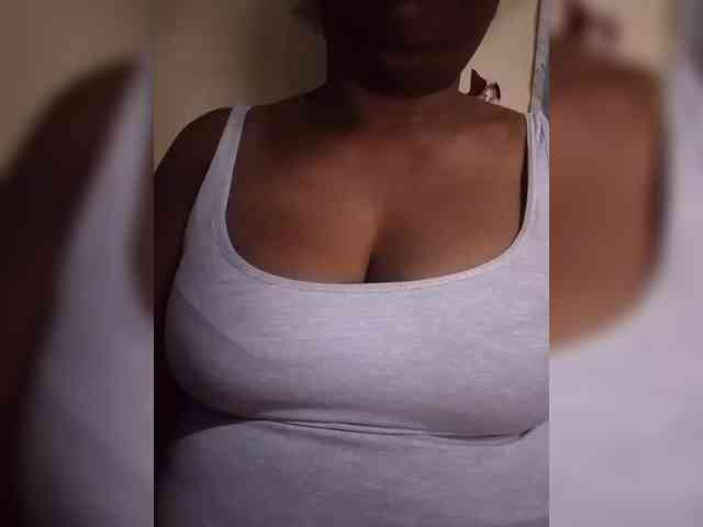 hotmomsexy webcam