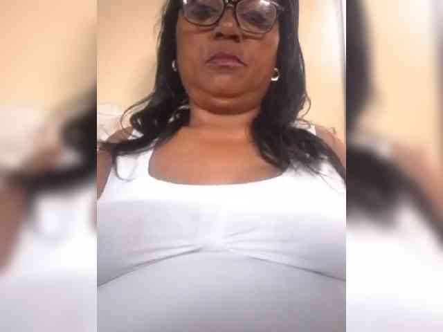 Modèle: hotmomsexy