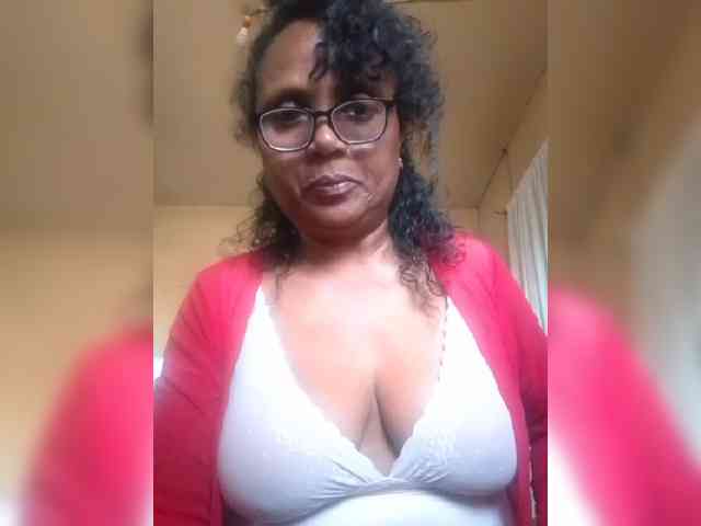 hotmomsexy webcam