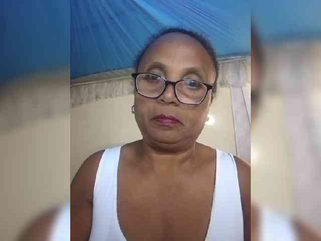 hotmomsexy webcam