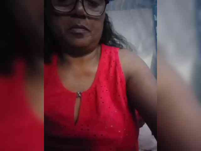 hotmomsexy webcam