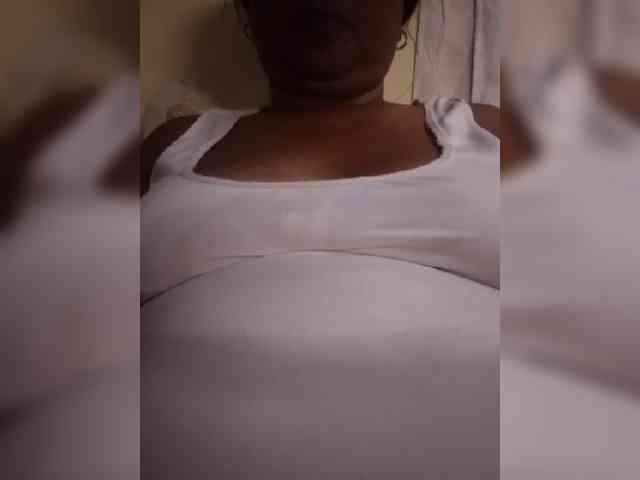 hotmomsexy webcam