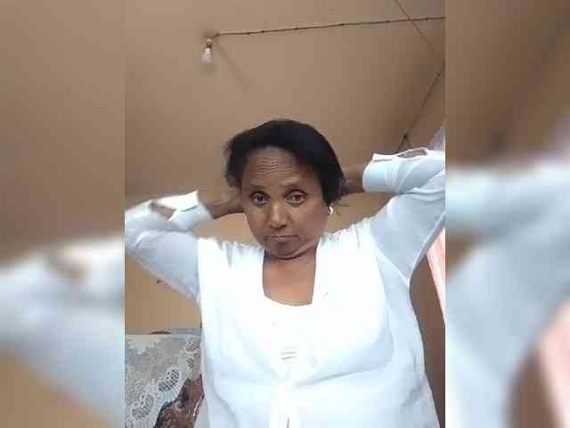 hotmomsexy webcam