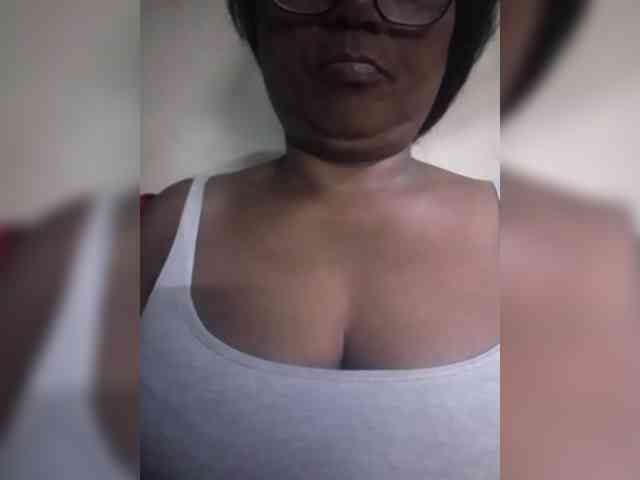hotmomsexy webcam