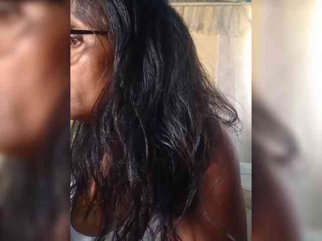 hotmomsexy webcam
