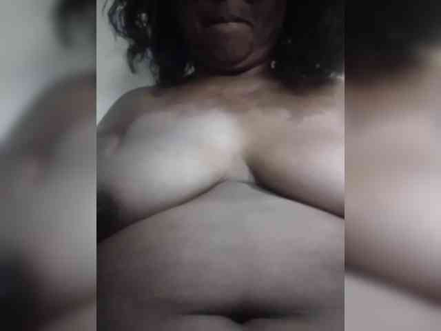 hotmomsexy webcam