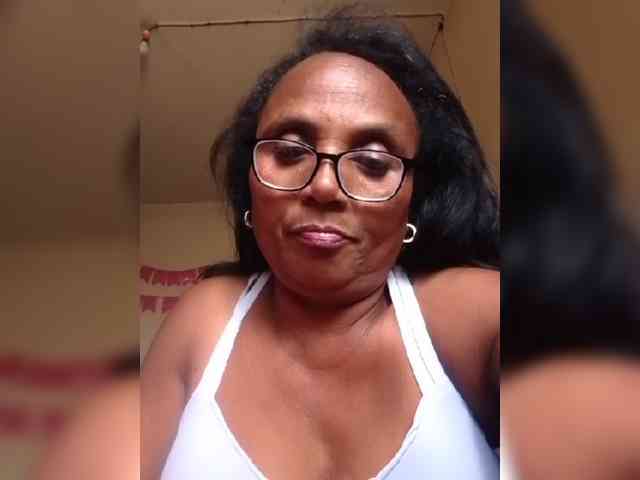 hotmomsexy webcam