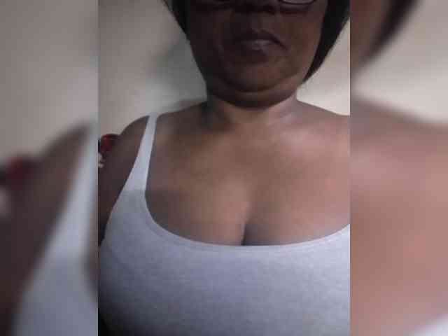 hotmomsexy webcam