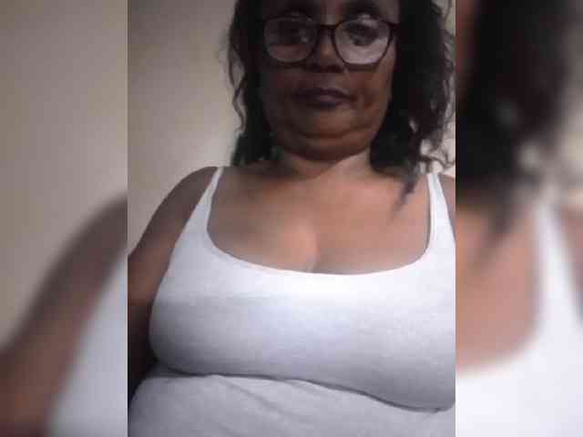 hotmomsexy webcam