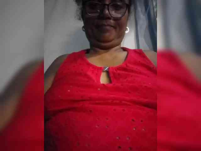 hotmomsexy webcam