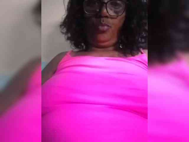 hotmomsexy webcam