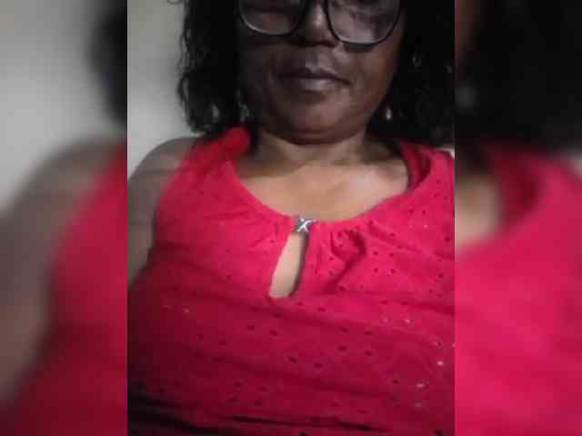 hotmomsexy webcam