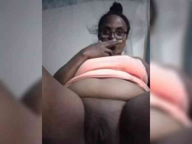hotmomsexy webcam