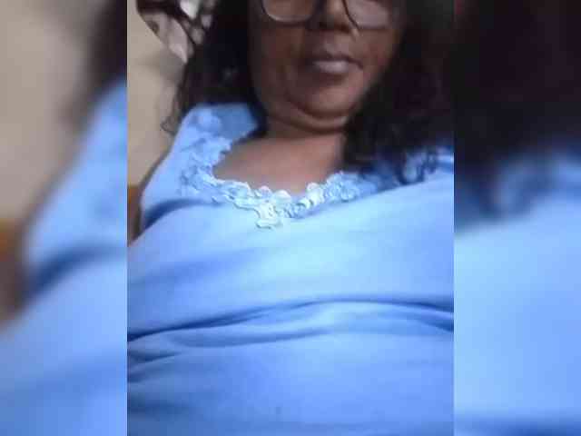 hotmomsexy webcam