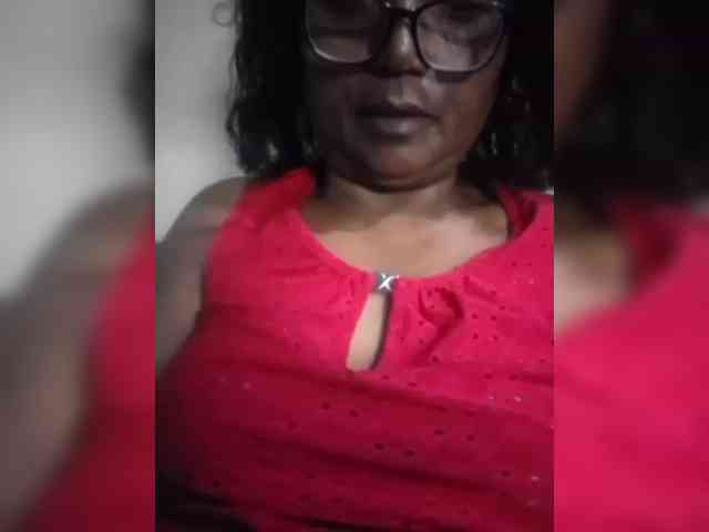 hotmomsexy webcam
