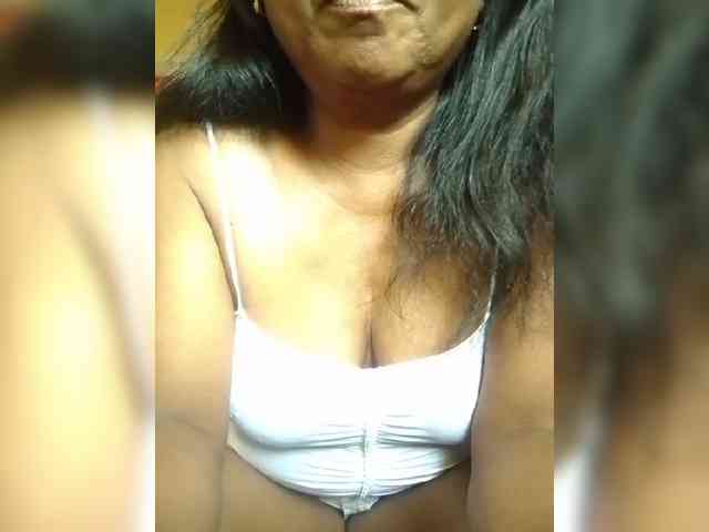 hotmomsexy webcam