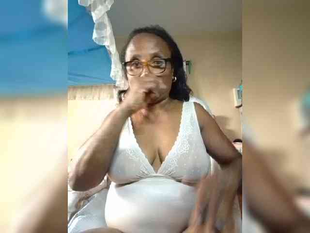 hotmomsexy webcam