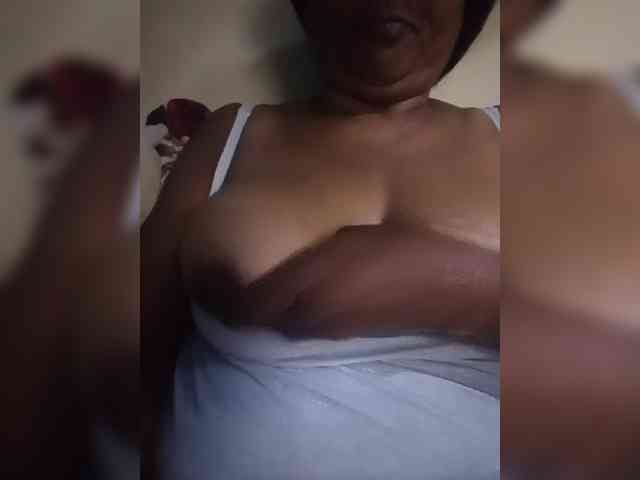 hotmomsexy webcam
