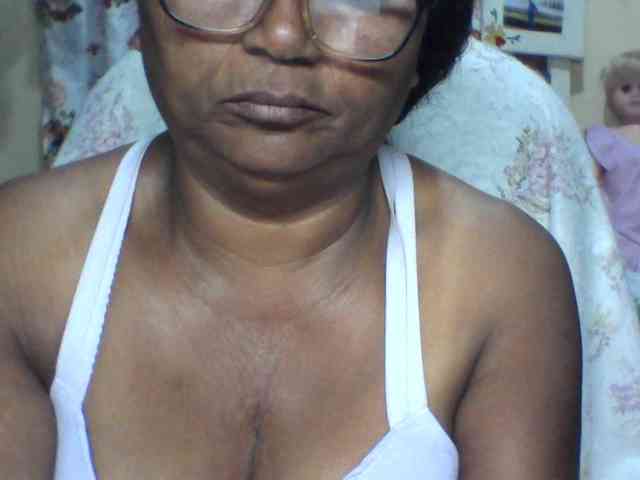 hotmomsexy webcam