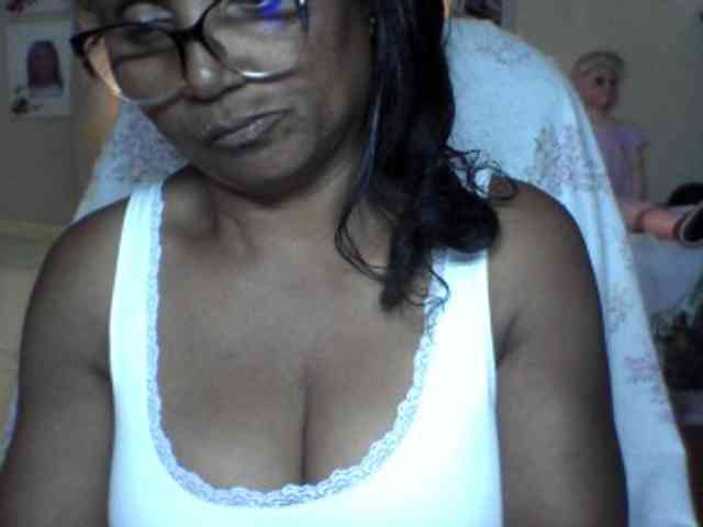 hotmomsexy webcam
