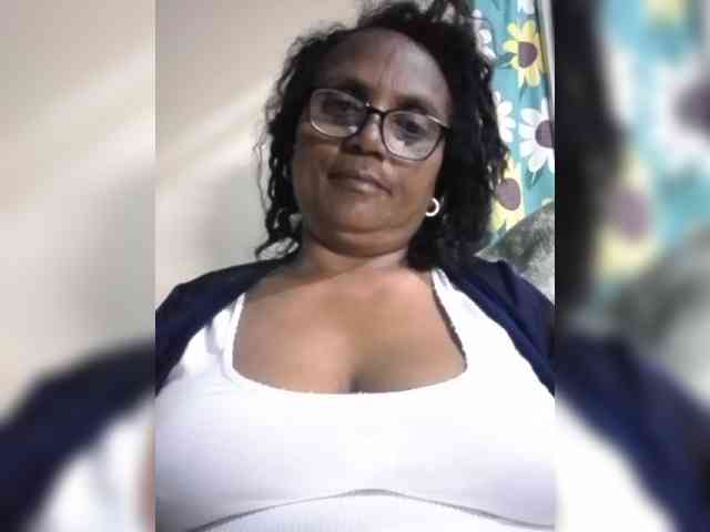hotmomsexy webcam
