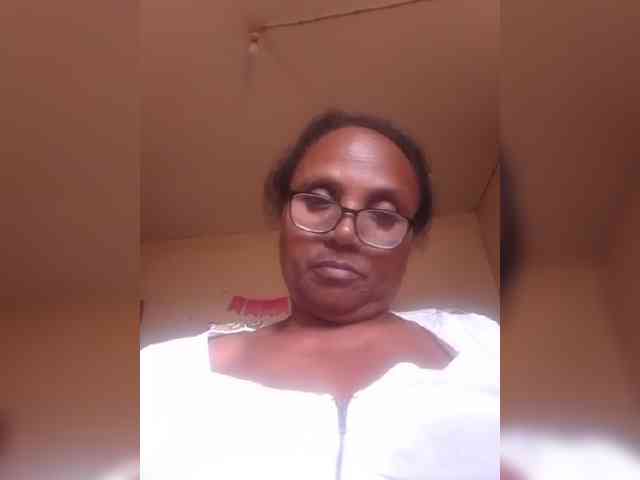Modèle: hotmomsexy