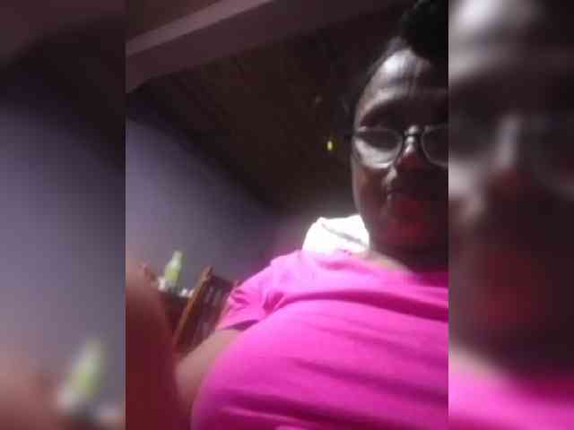 hotmomsexy webcam