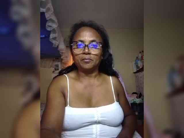 hotmomsexy webcam