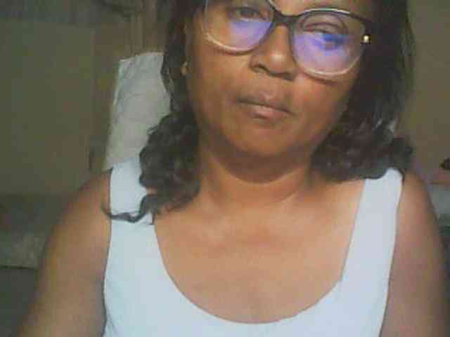 hotmomsexy webcam