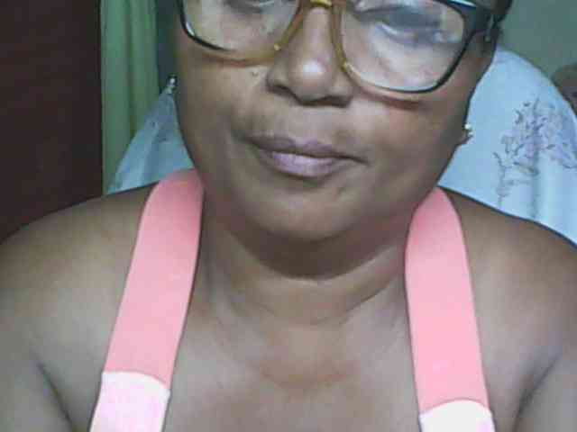 hotmomsexy webcam