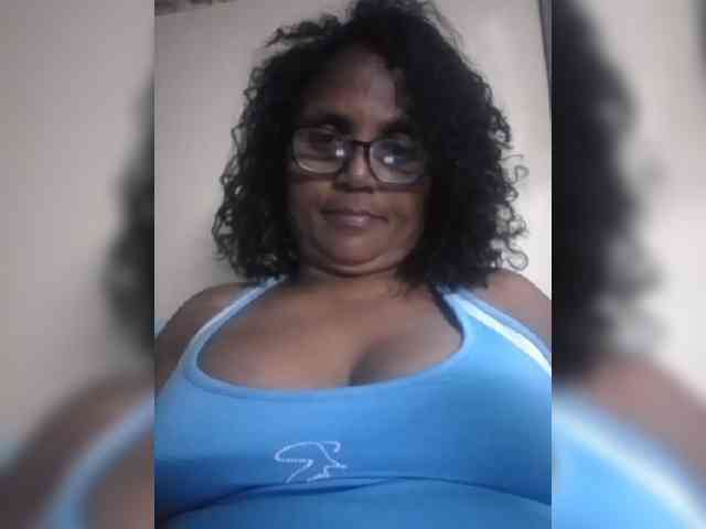 hotmomsexy webcam