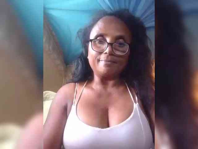 hotmomsexy webcam
