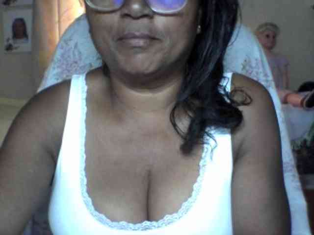 hotmomsexy webcam