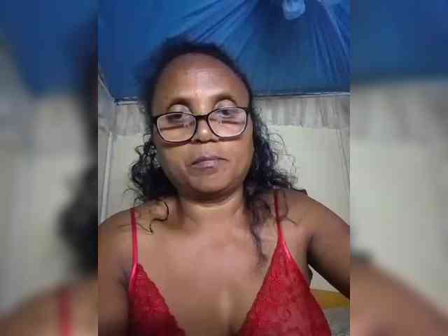 hotmomsexy webcam