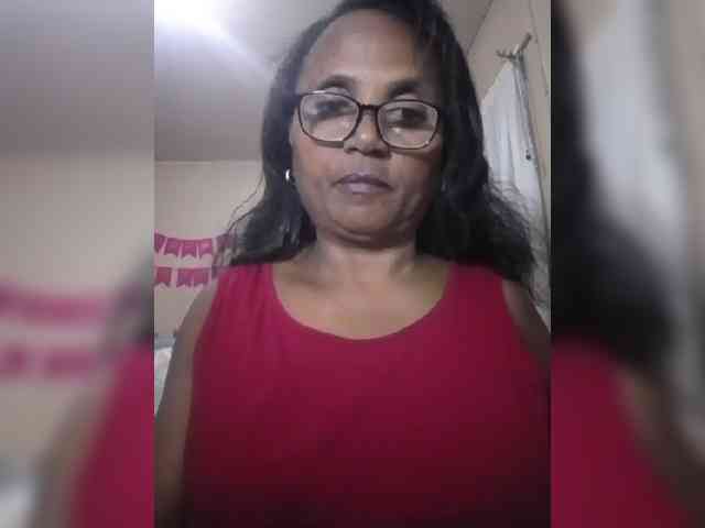 hotmomsexy webcam