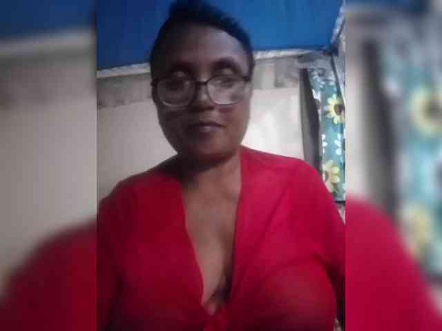 hotmomsexy webcam