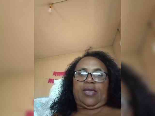 Modèle: hotmomsexy