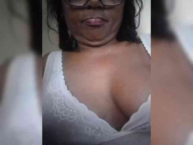 hotmomsexy webcam