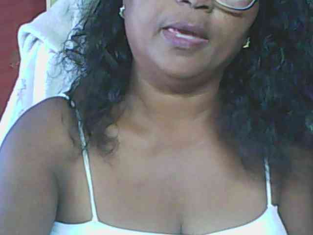 hotmomsexy webcam